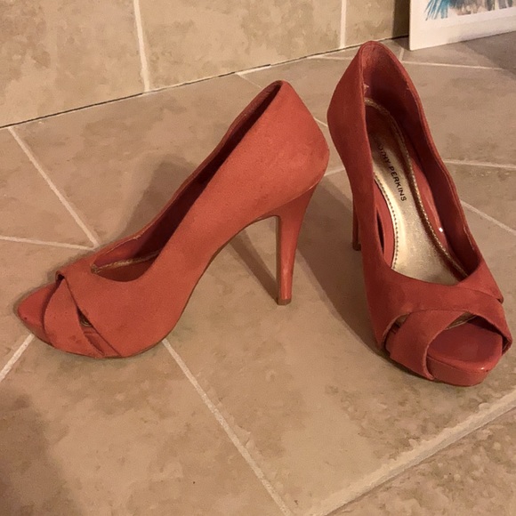Coral Heels - Picture 2 of 7